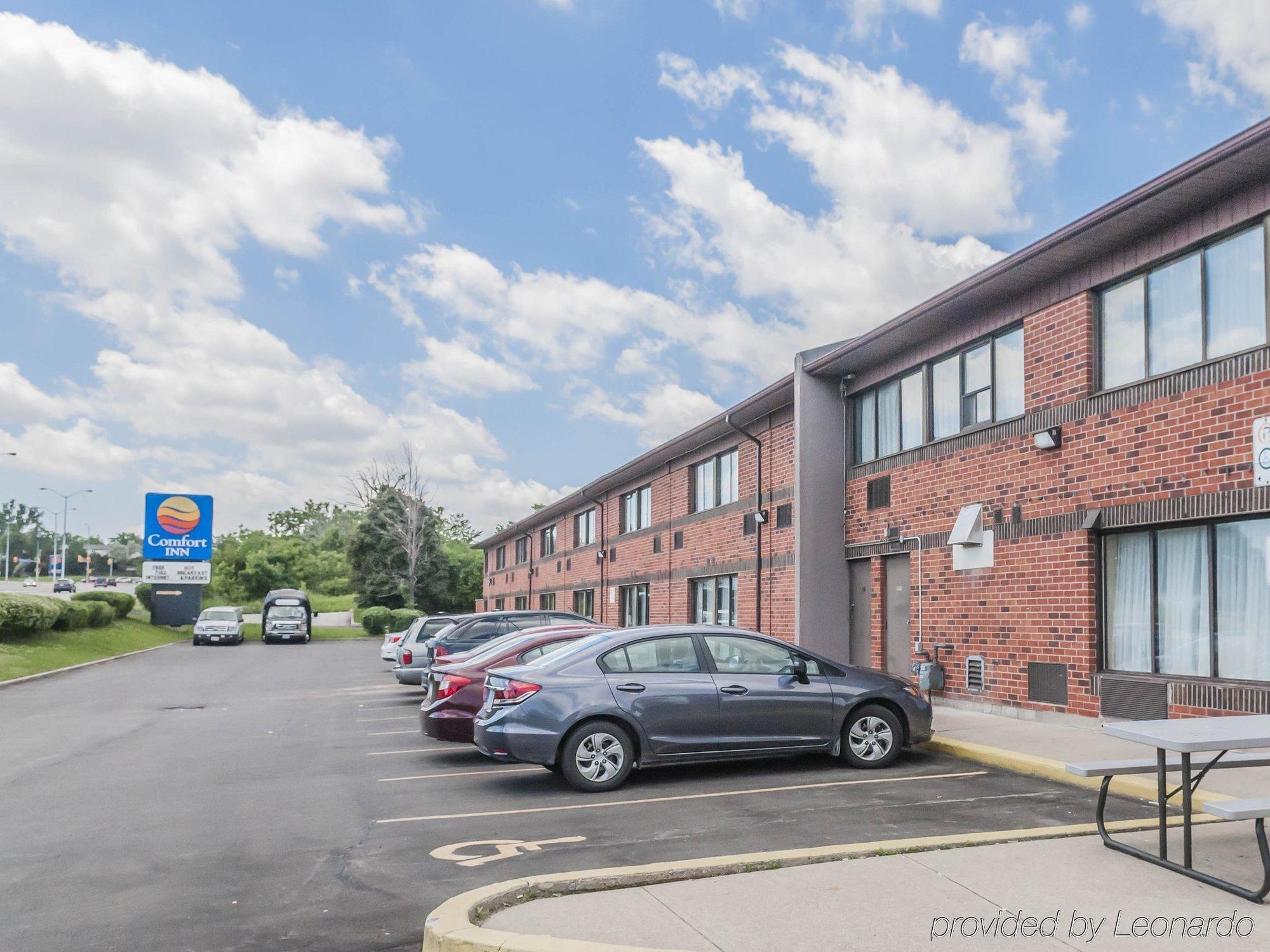 Comfort Inn Meadowvale Місісаґа Екстер'єр фото