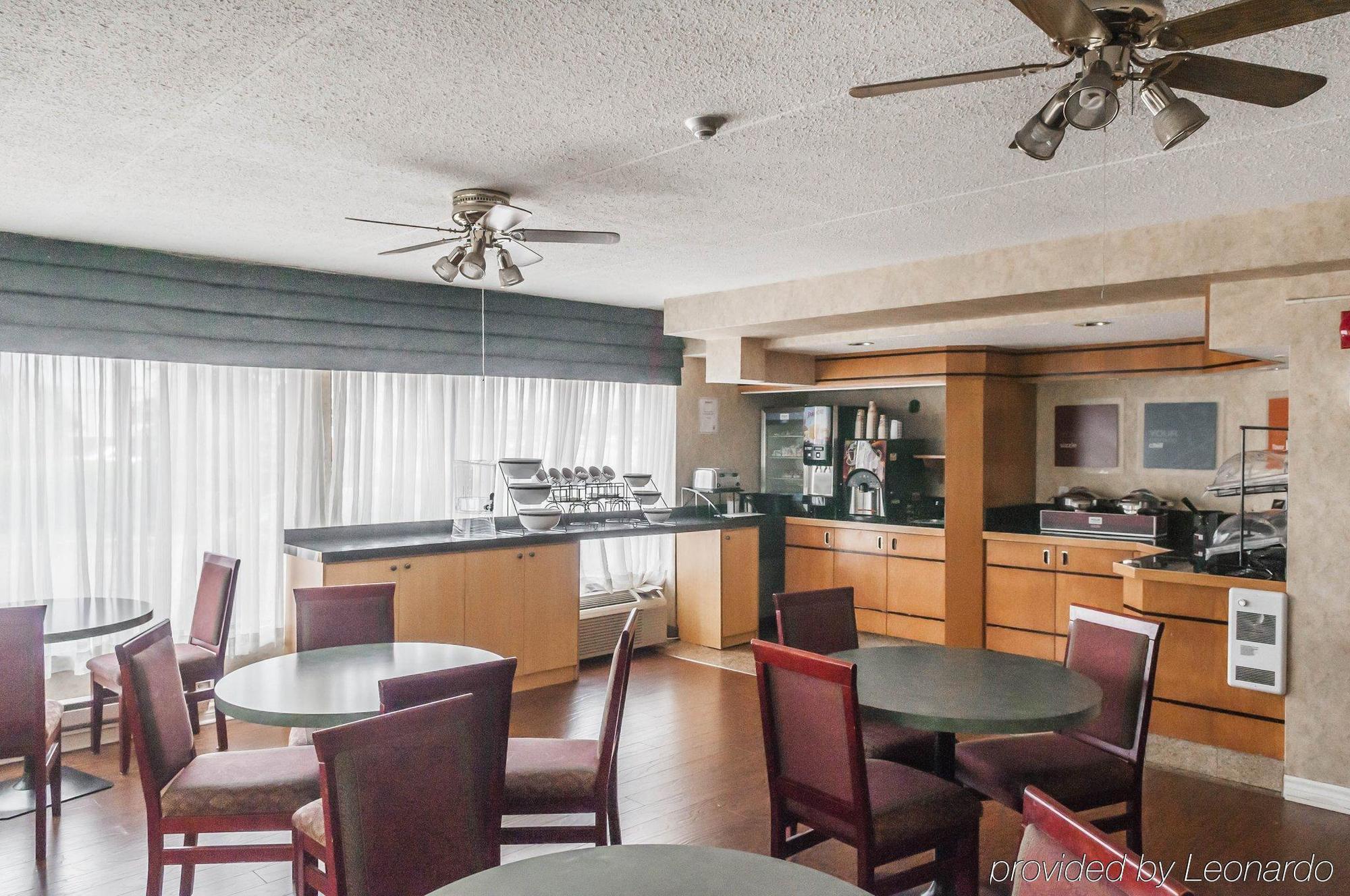 Comfort Inn Meadowvale Місісаґа Екстер'єр фото
