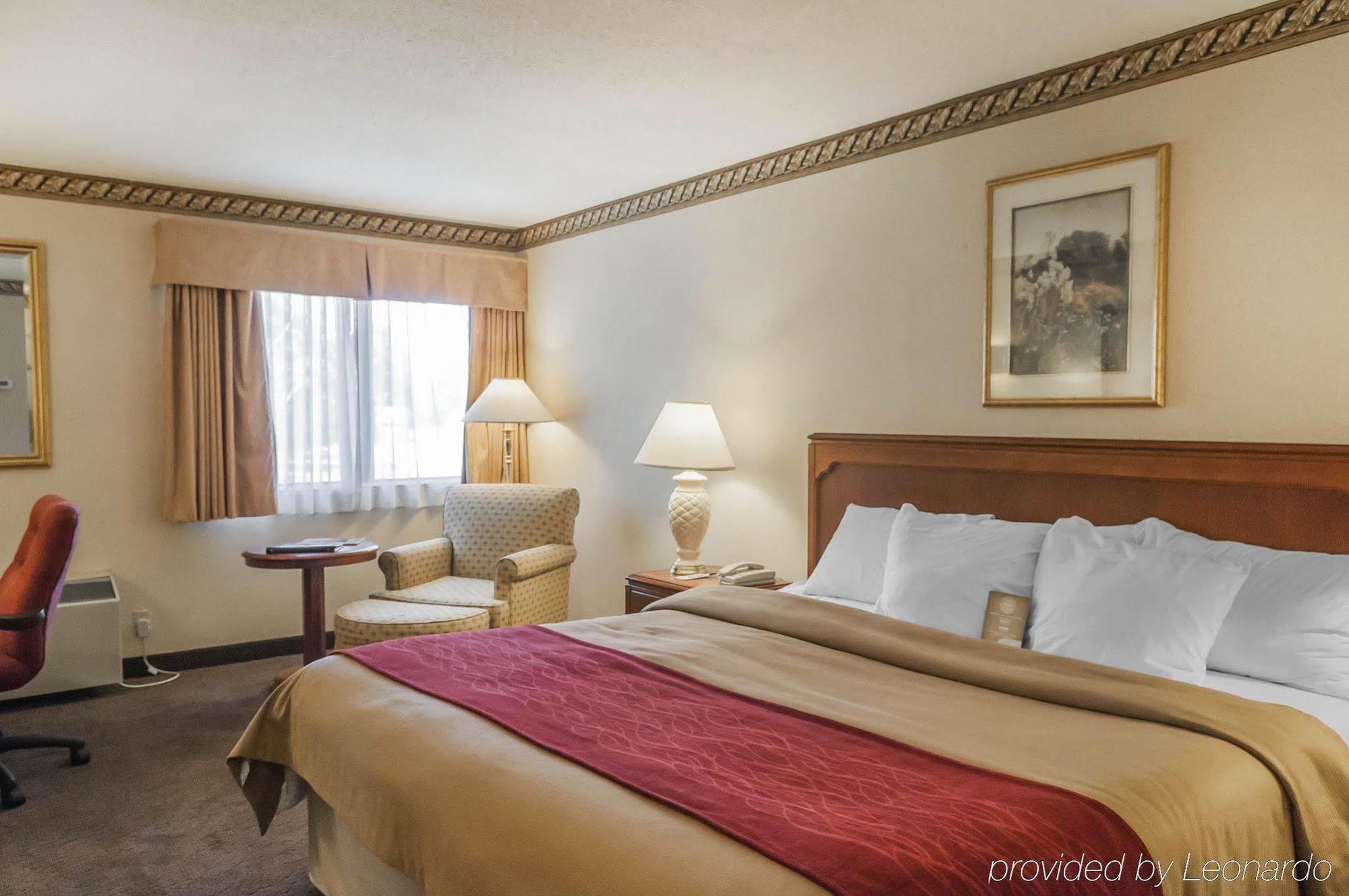 Comfort Inn Meadowvale Місісаґа Екстер'єр фото
