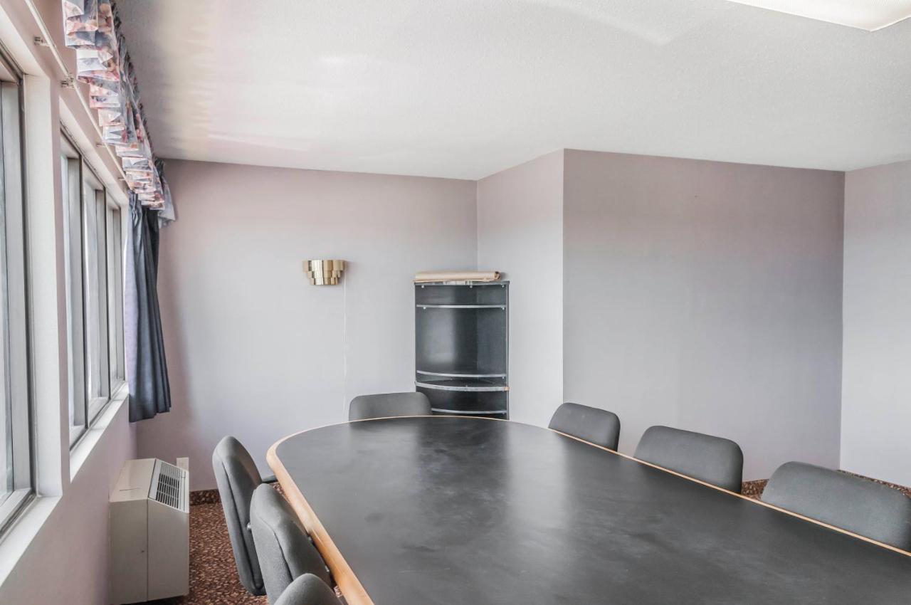 Comfort Inn Meadowvale Місісаґа Екстер'єр фото